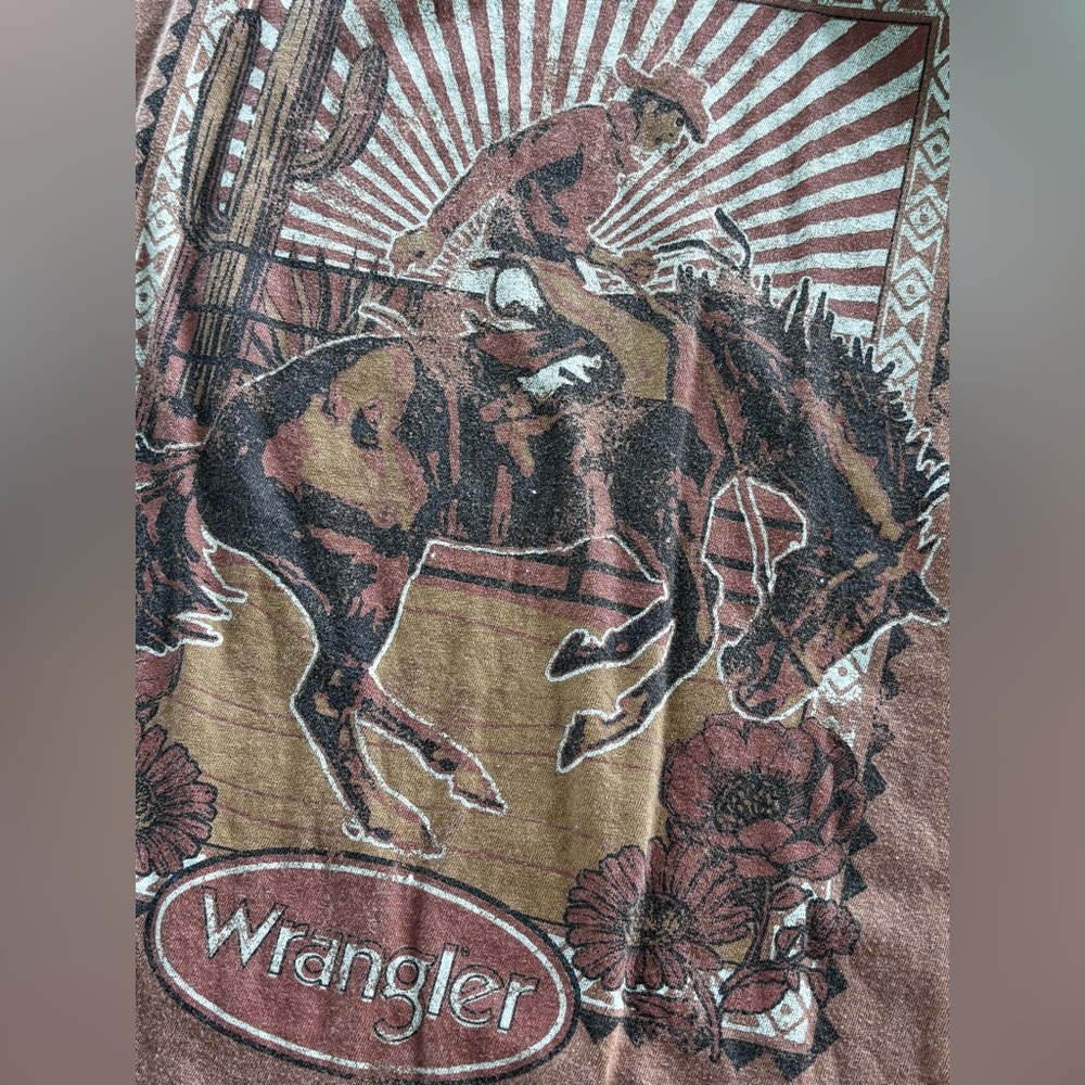 WRANGLER WOMEN'S COWBOY BOYFRIEND SHORT SLEEVE GRAPHIC TEE Size Large - Picture 4 of 5